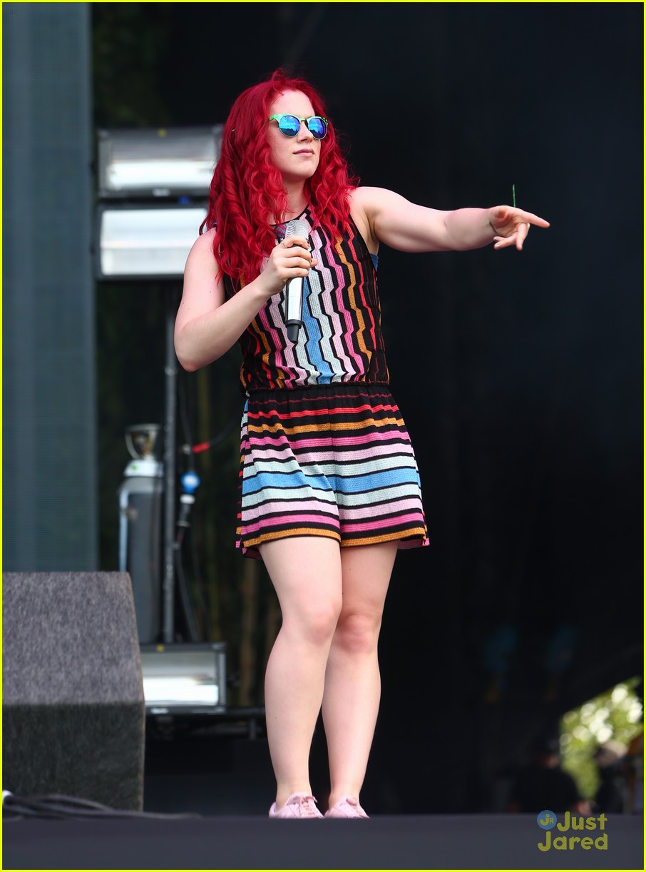 Katy B Needed A Body Double To Watch Jhene Aiko At Wireless Festival 2015