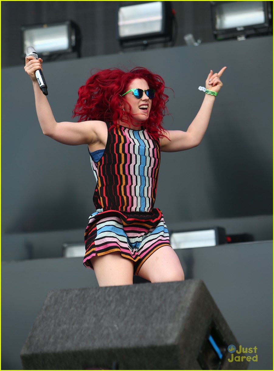 Katy B Needed A Body Double To Watch Jhene Aiko At Wireless Festival 2015