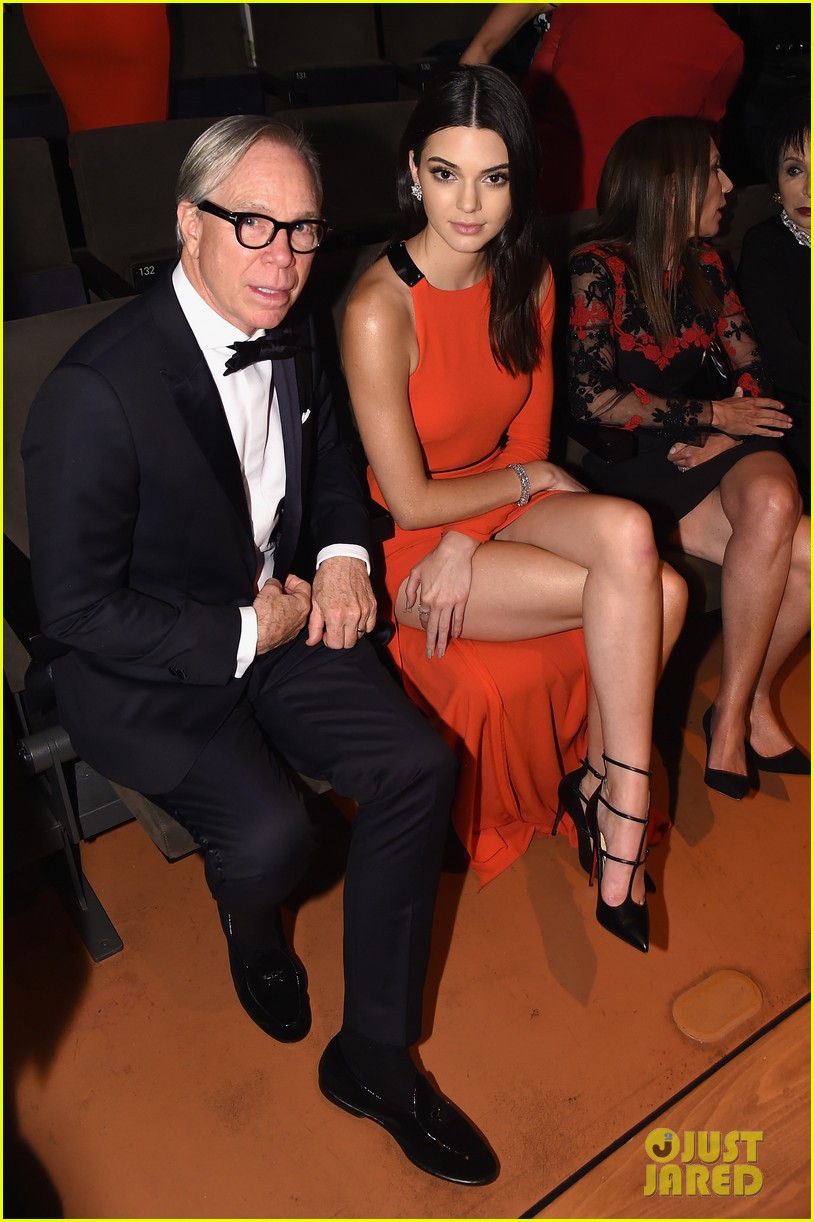 Kendall Jenner & Kiernan Shipka Get Dolled Up for Fragrance Foundation Awards 2015