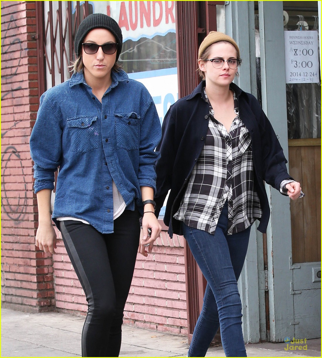Kristen Stewart's Mom Never Talked About Her Love Life!