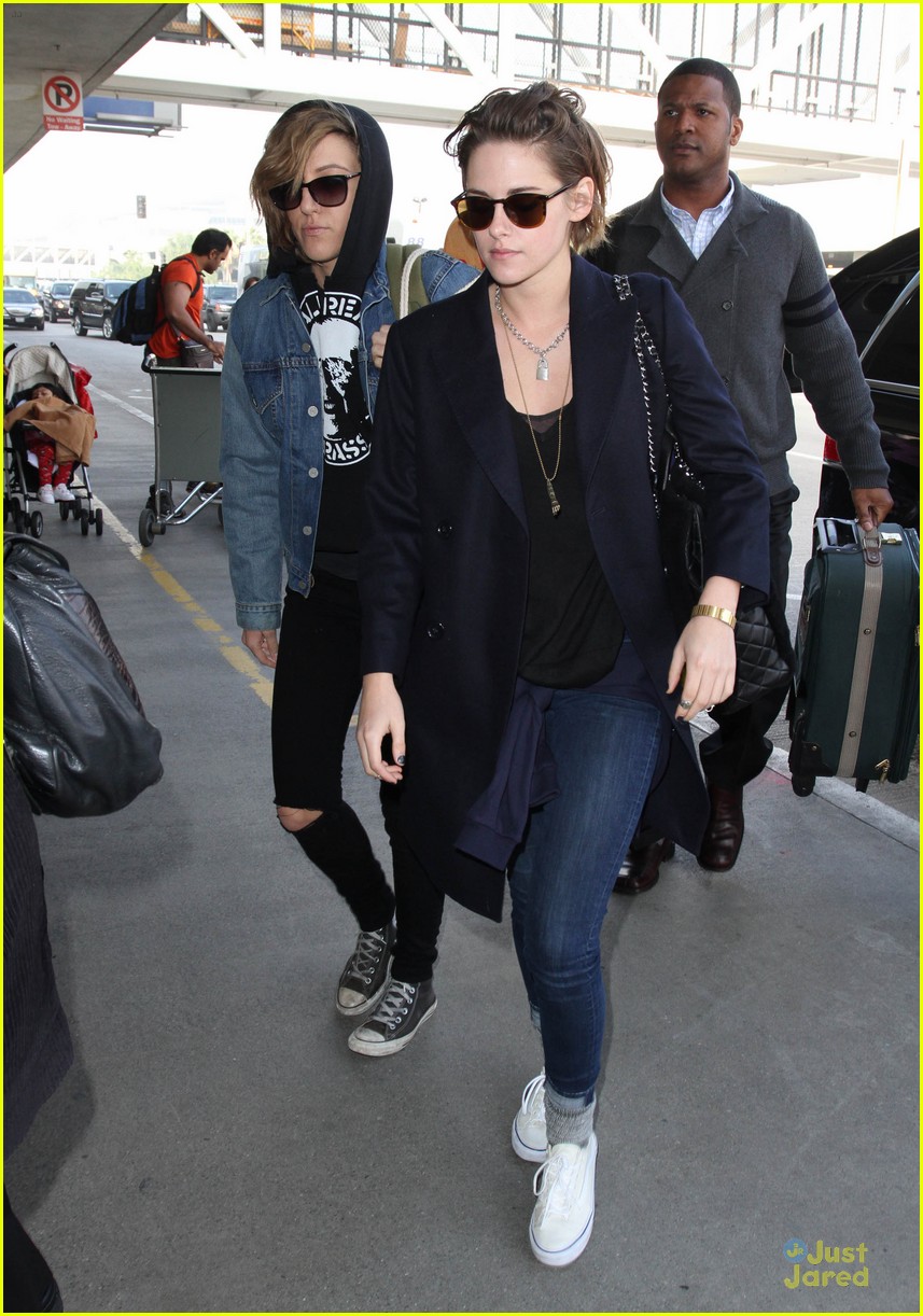 Kristen Stewart's Mom Never Talked About Her Love Life!