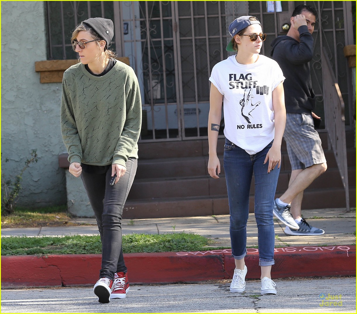 Kristen Stewart's Mom Never Talked About Her Love Life!