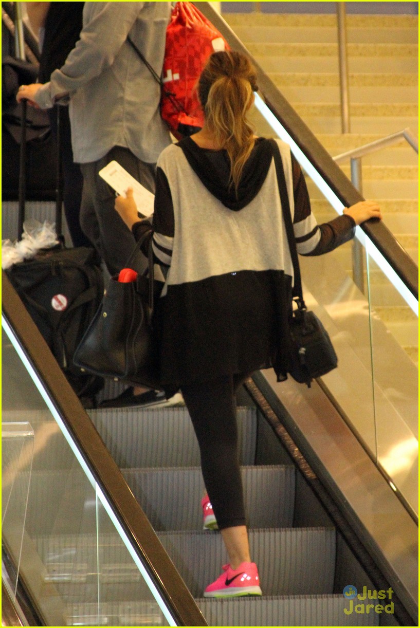 Bethany Mota Flies the Skies to the Philippines!