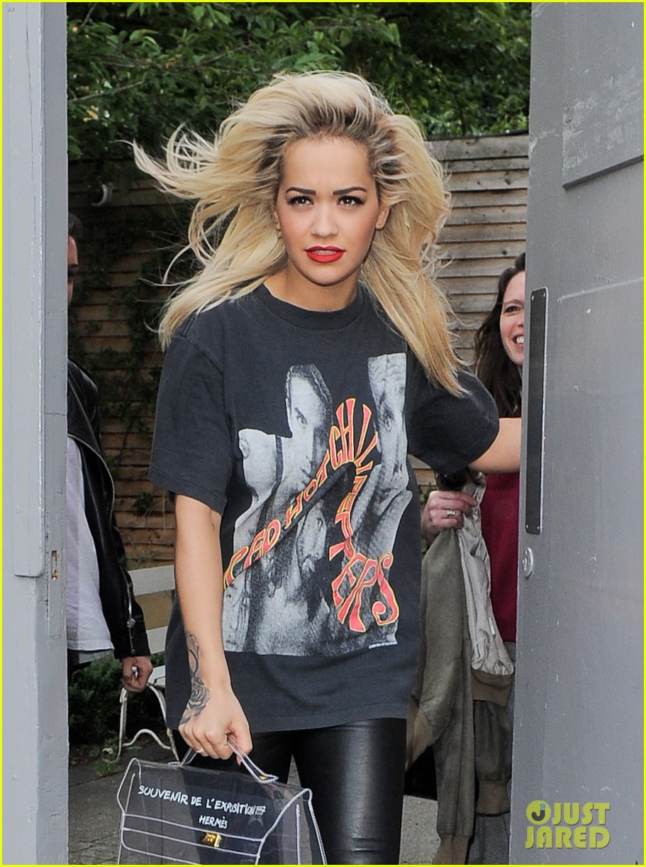 Rita Ora Finds Her 'Poison' In New Music Video - Watch Here!