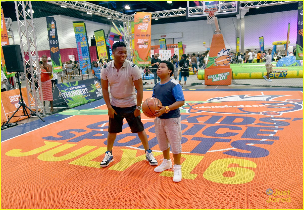 Lil P-Nut & Kel Mitchell Kick Off Worldwide Day Of Play at BET Experience in LA