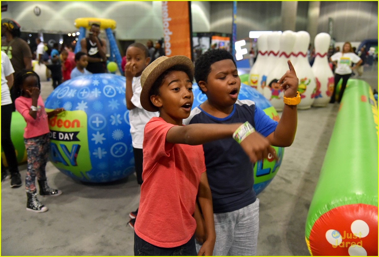 Lil P-Nut & Kel Mitchell Kick Off Worldwide Day Of Play at BET Experience in LA