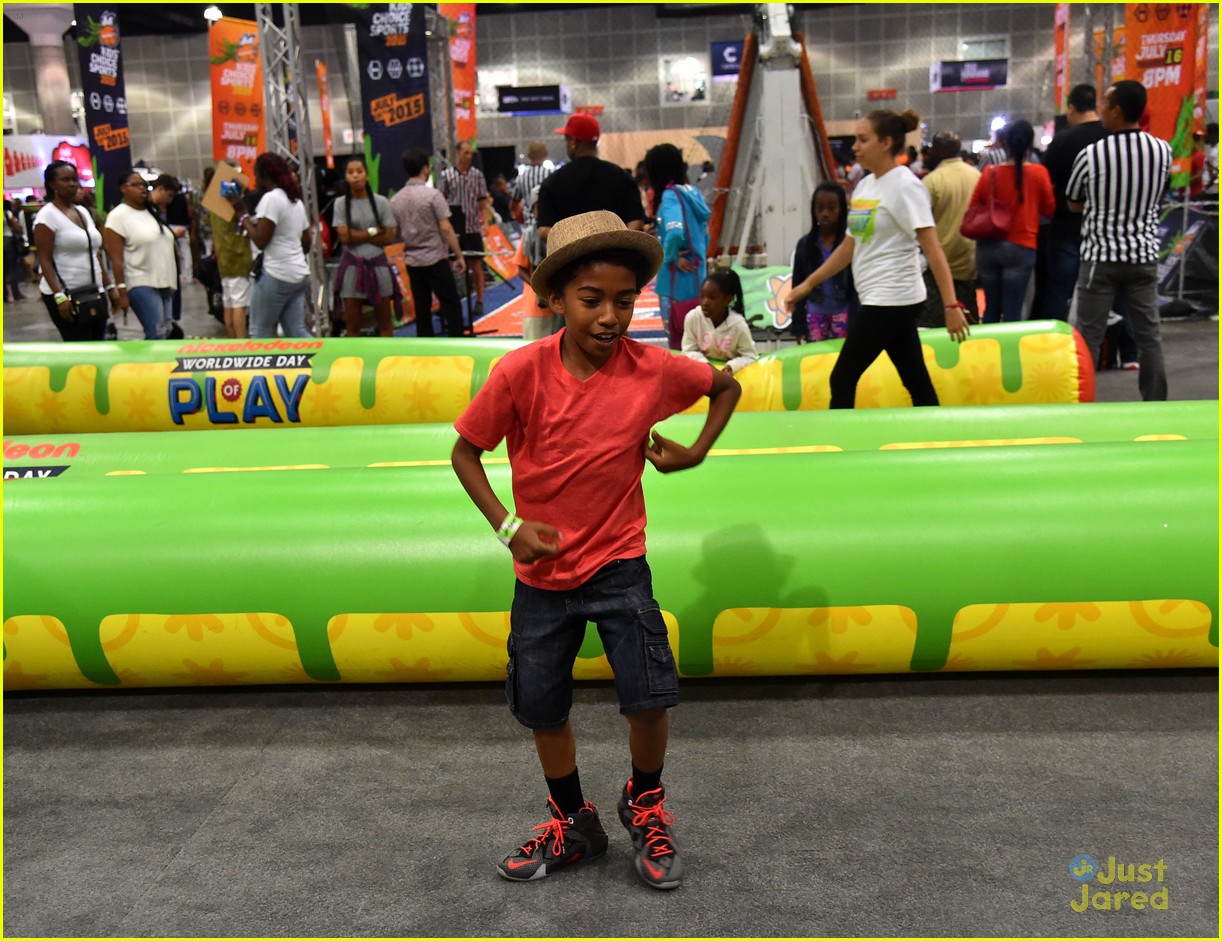Lil P-Nut & Kel Mitchell Kick Off Worldwide Day Of Play at BET Experience in LA
