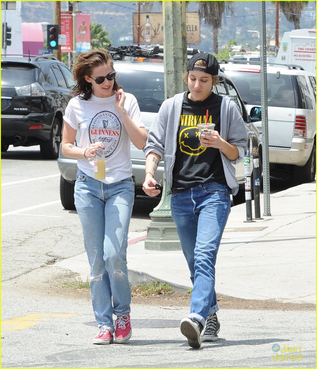 Kristen Stewart & Alicia Cargile Begin Weekend in Silverlake