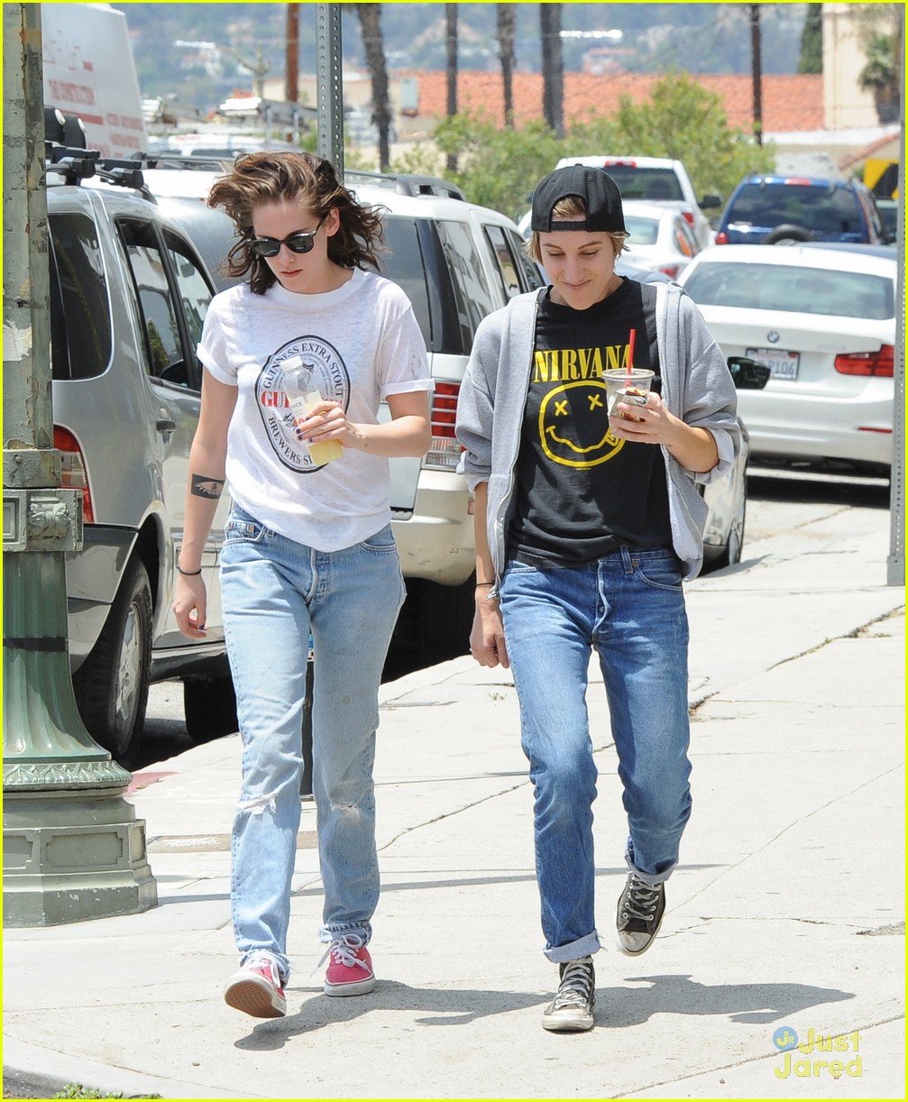 Kristen Stewart & Alicia Cargile Begin Weekend in Silverlake