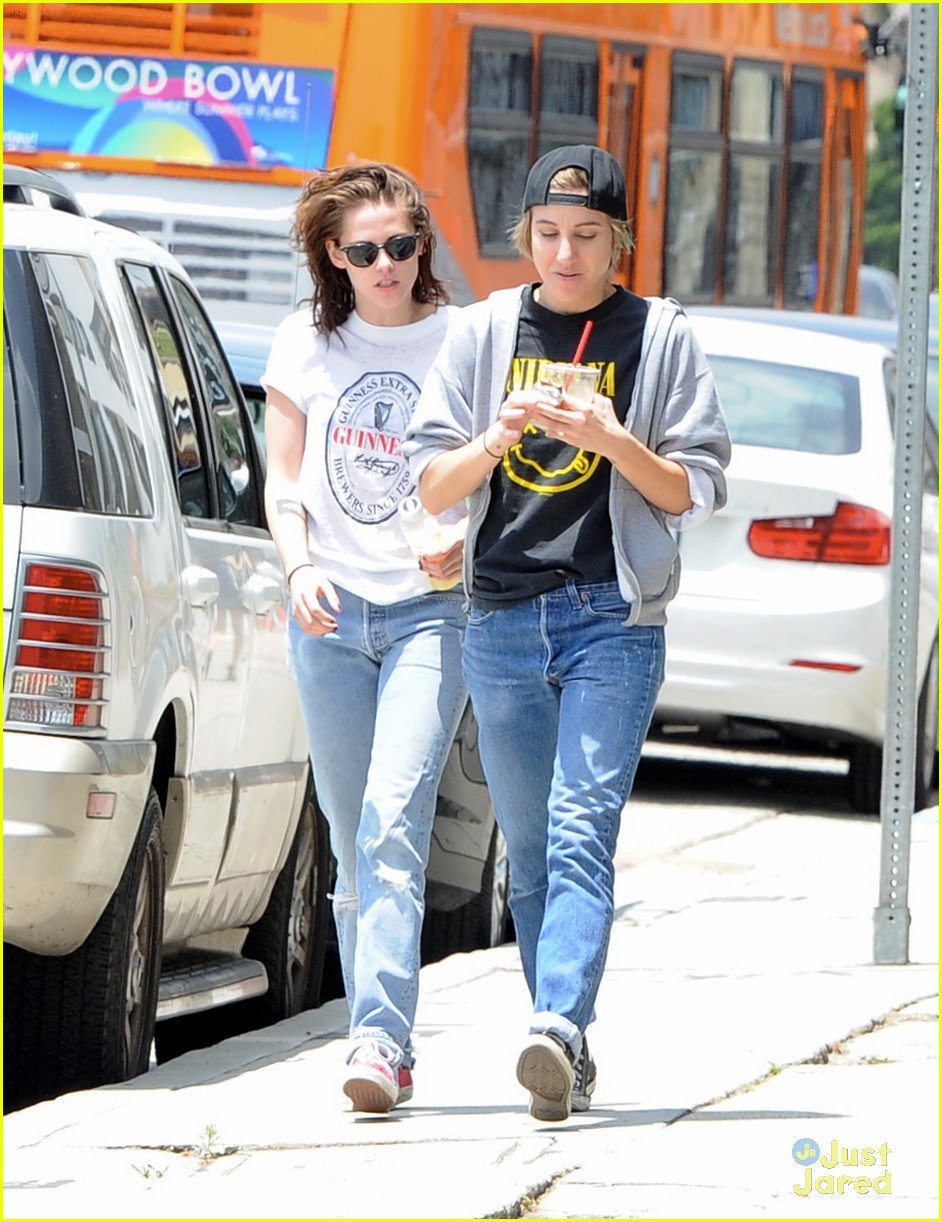 Kristen Stewart & Alicia Cargile Begin Weekend in Silverlake