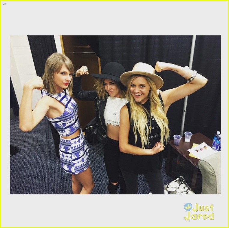 Taylor Swift Hangs Out With Rachel Platten & Kelsea Ballerini - Watch Them Jam Out!