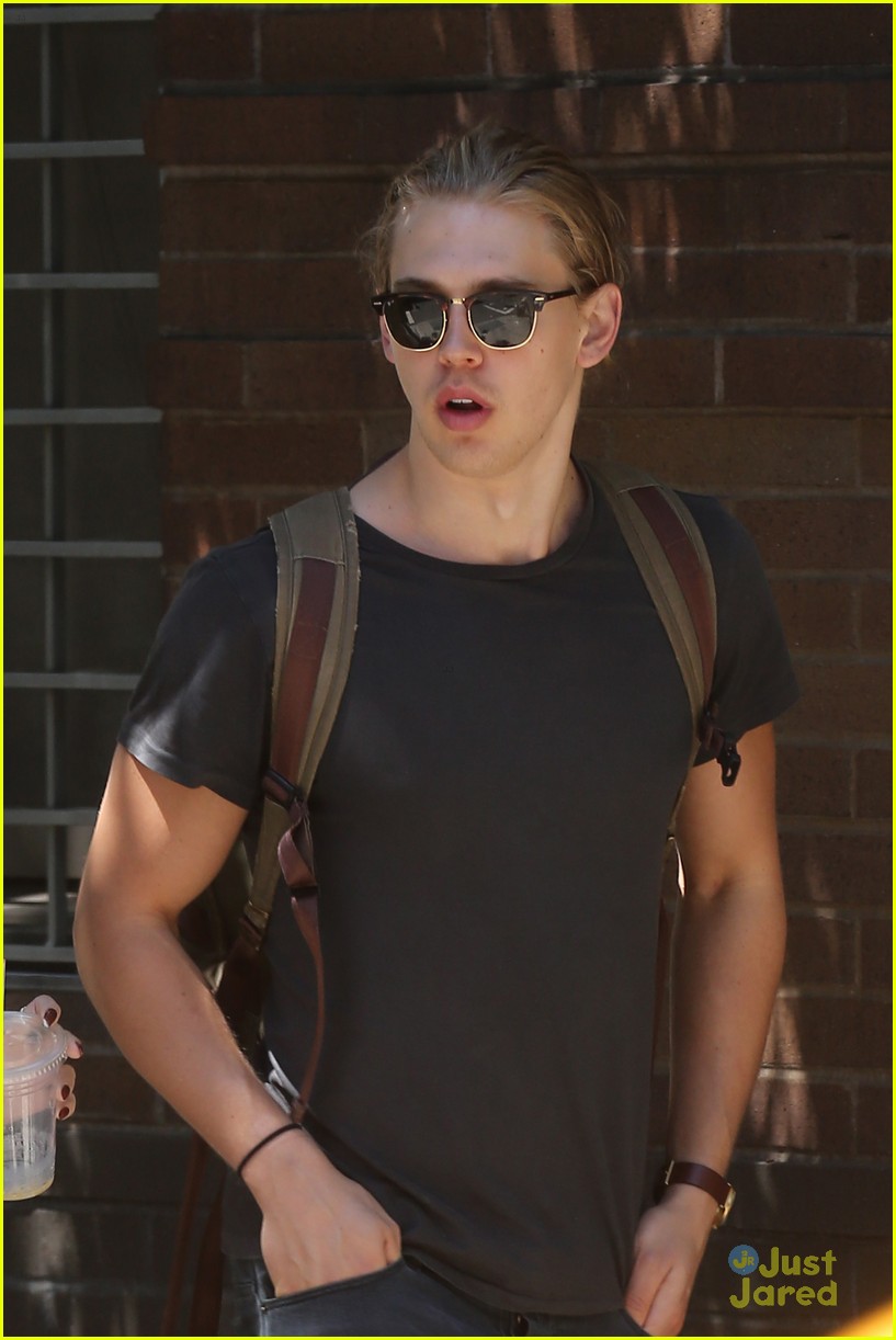 Vanessa Hudgens Reunites With Boyfriend Austin Butler After 'Gigi' Wraps on Broadway