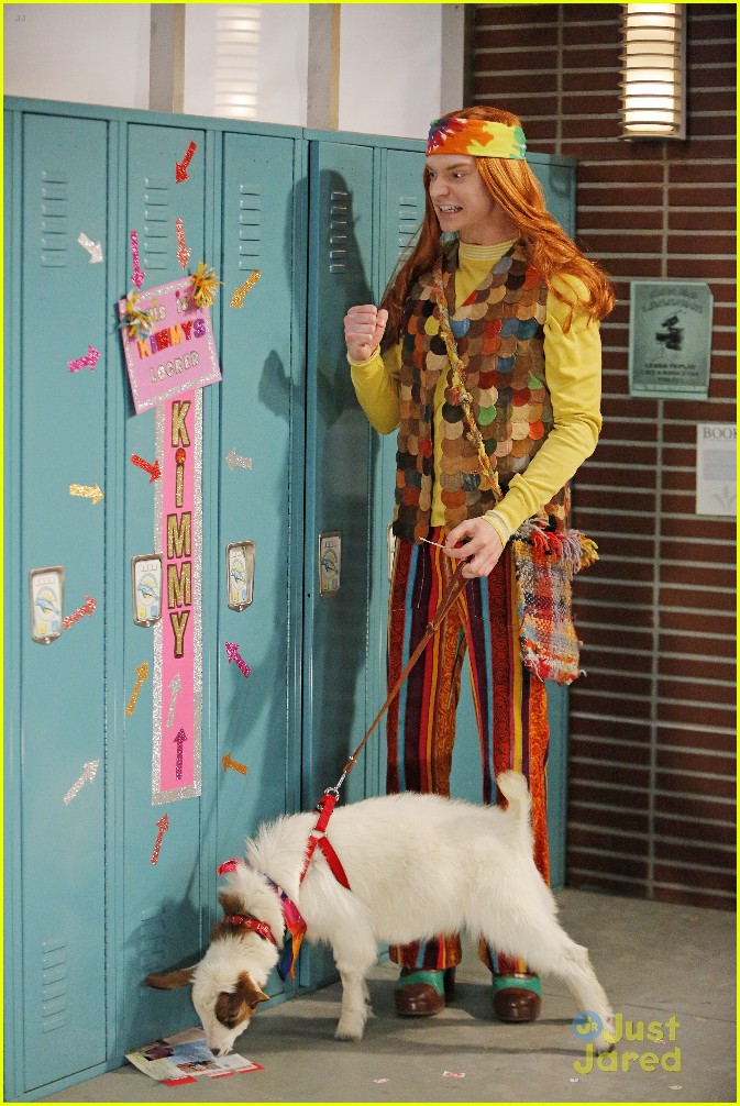 Austin & Ally & Dez & Trish Turn Into The Mystery Bunch To Find A Thief! 