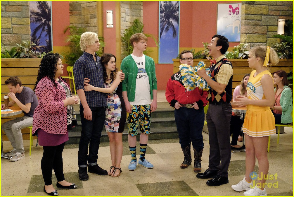 Austin & Ally & Dez & Trish Turn Into The Mystery Bunch To Find A Thief! 