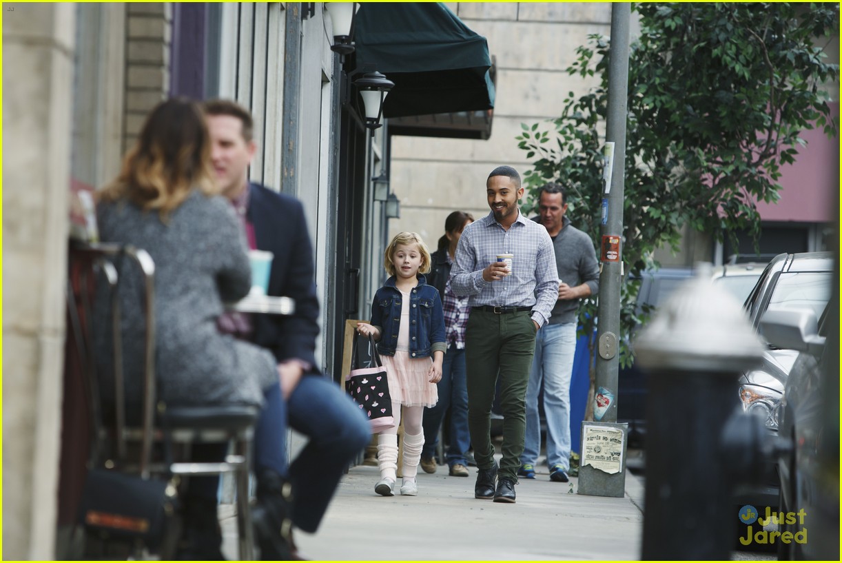 Riley & Danny Kiss on Tonight's 'Baby Daddy' Flash Forward Episode!