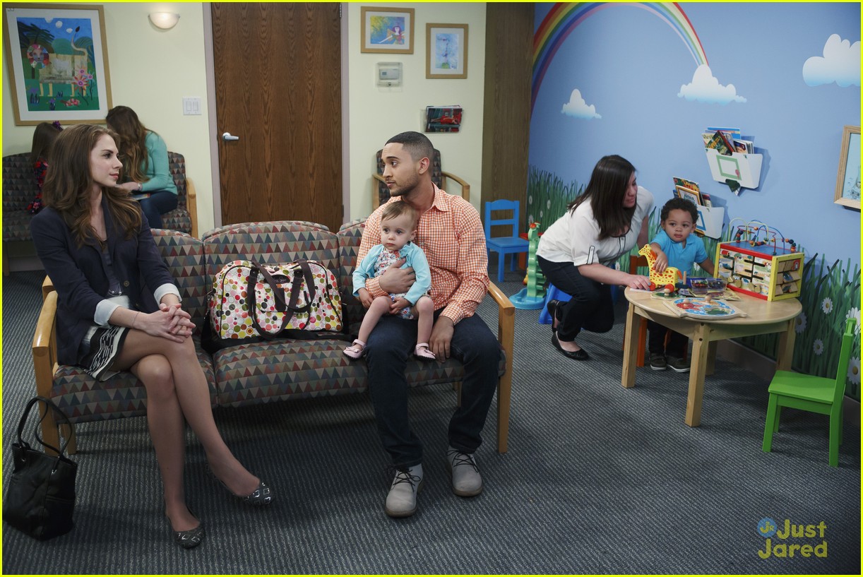 Riley & Danny Kiss on Tonight's 'Baby Daddy' Flash Forward Episode!