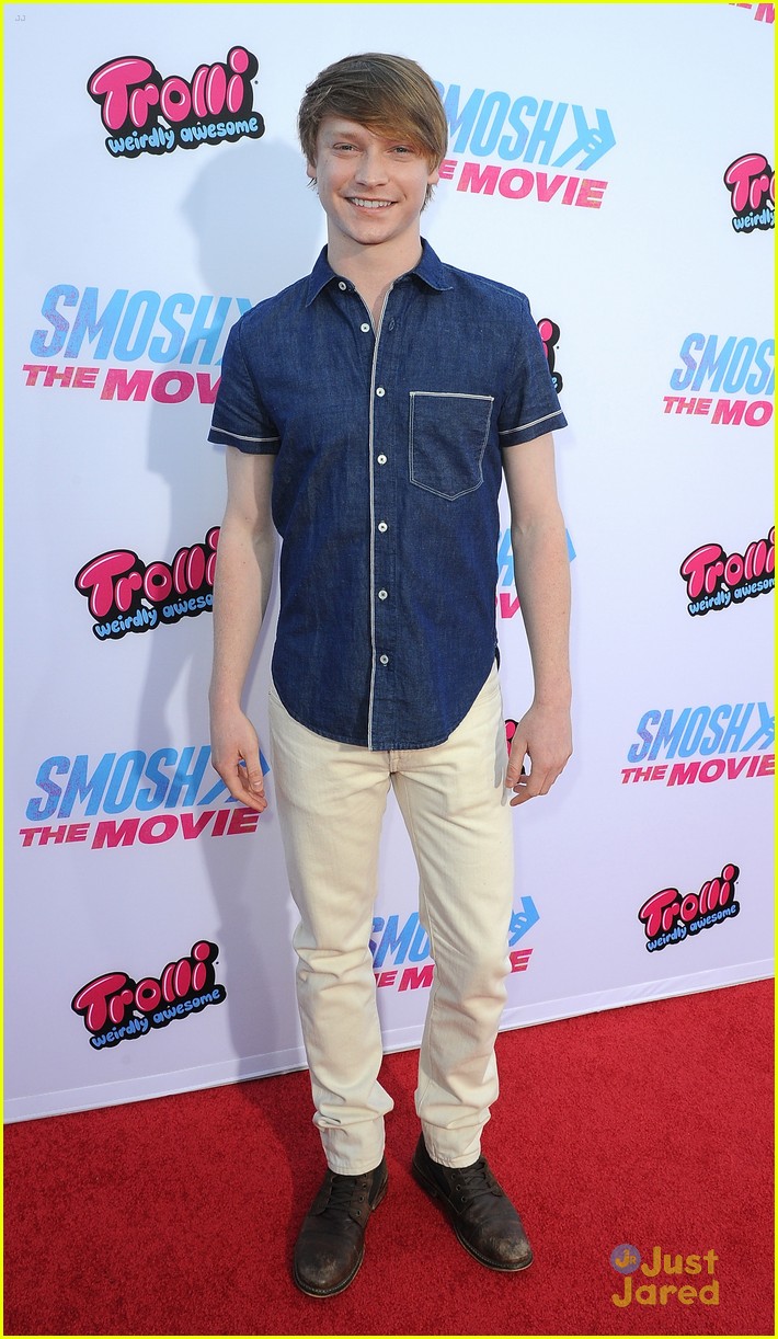 Jordyn Jones Stars In New 'peta2' Ad After 'Smosh' Premiere with Calum Worthy