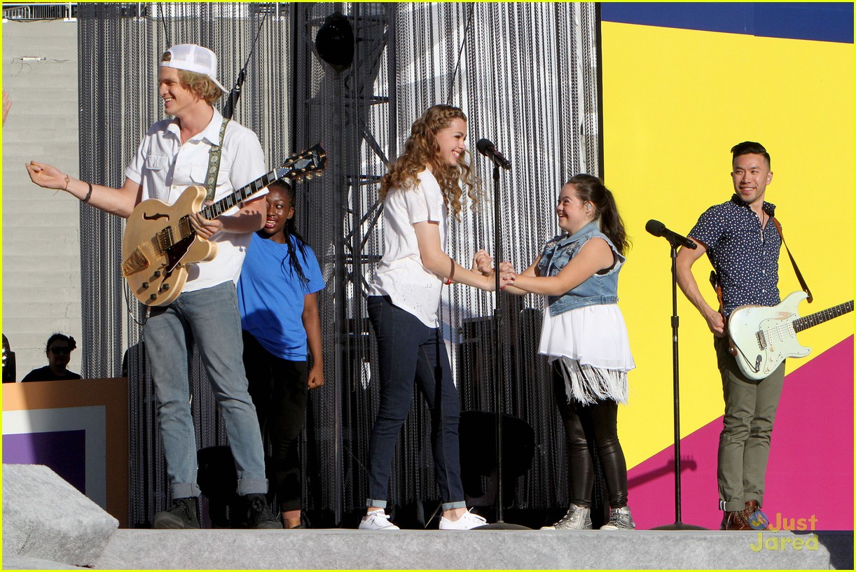 Cody Simpson Performs 'Reach Up' At Special Olympics World Games 2015