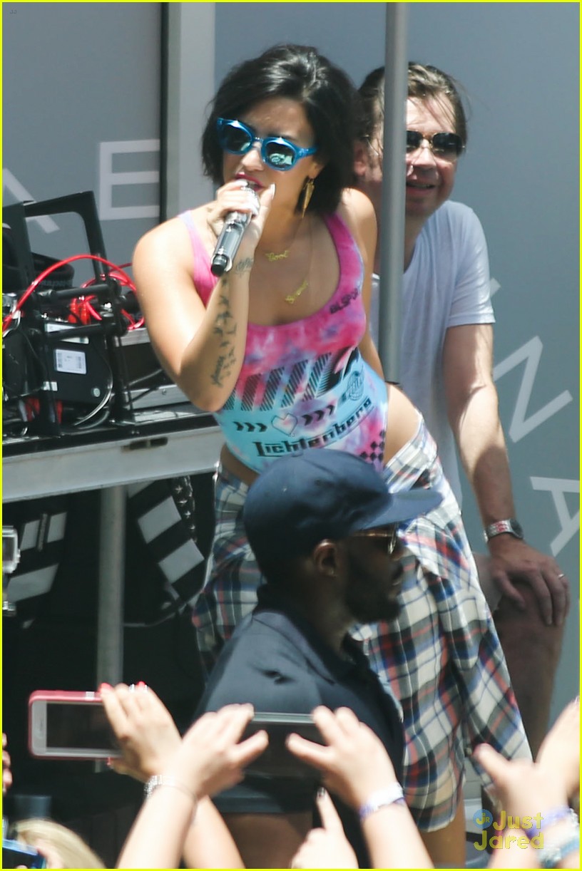 Demi Lovato Keeps Miami 'Cool For The Summer'