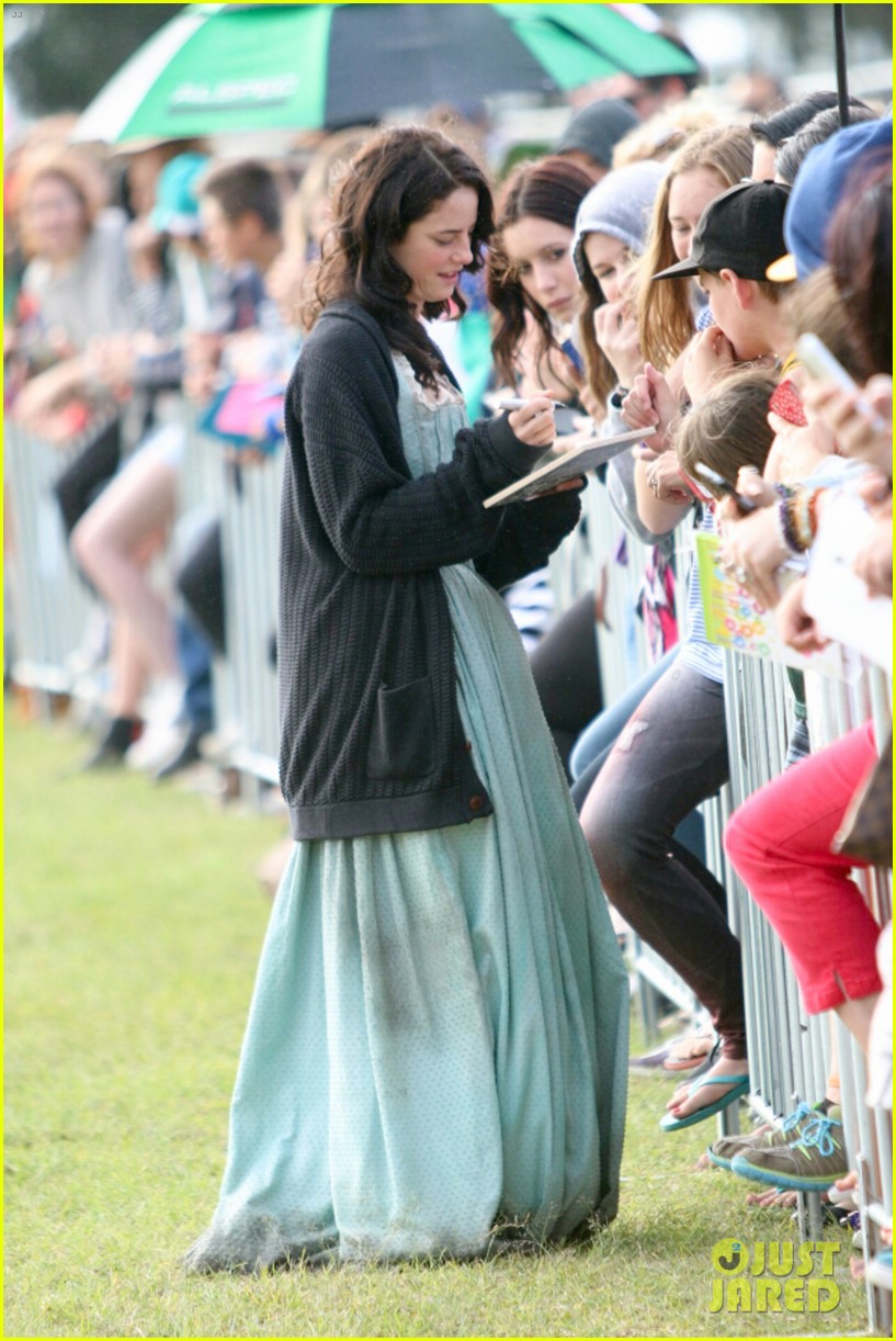 Kaya Scodelario Starts Filming New 'Pirates of the Caribbean' Movie With Johnny Depp