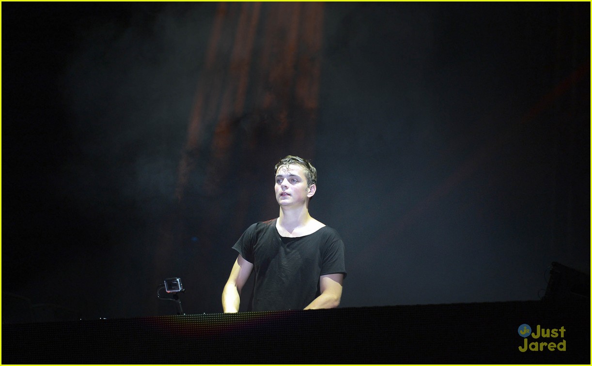 Echosmith Perform Chilling 'Bright' Cover With Lindsey Stirling Before Isle of MTV Malta Festival