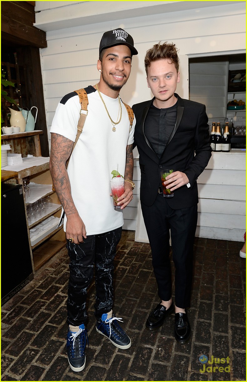 Ella Eyre & Oliver Cheshire Party It Up With Warner Music Group