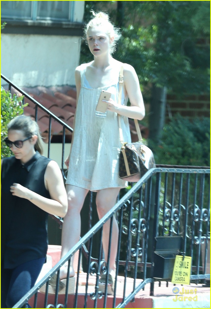 Elle Fanning Has Movie Date Night with Zalman Band