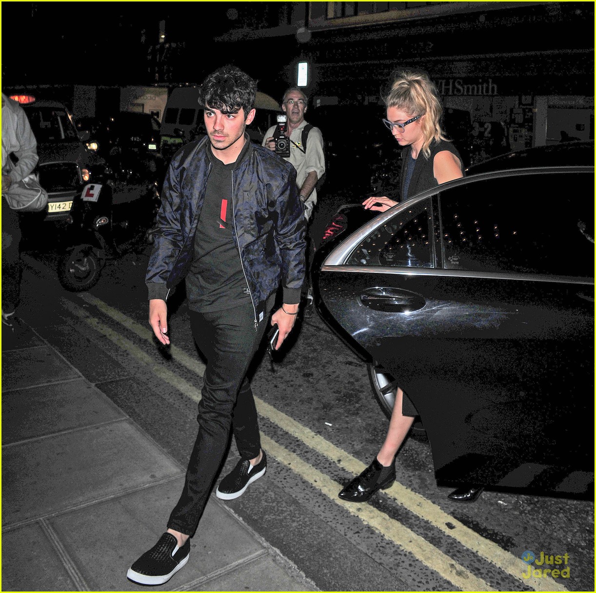 Gigi Hadid Rocks Glasses At Dinner With Kendall Jenner & Joe Jonas