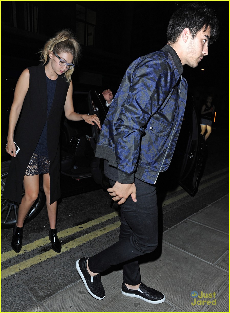 Gigi Hadid Rocks Glasses At Dinner With Kendall Jenner & Joe Jonas