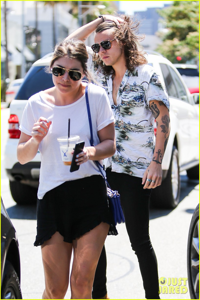 Harry Styles Takes His Gal Pal Shopping!