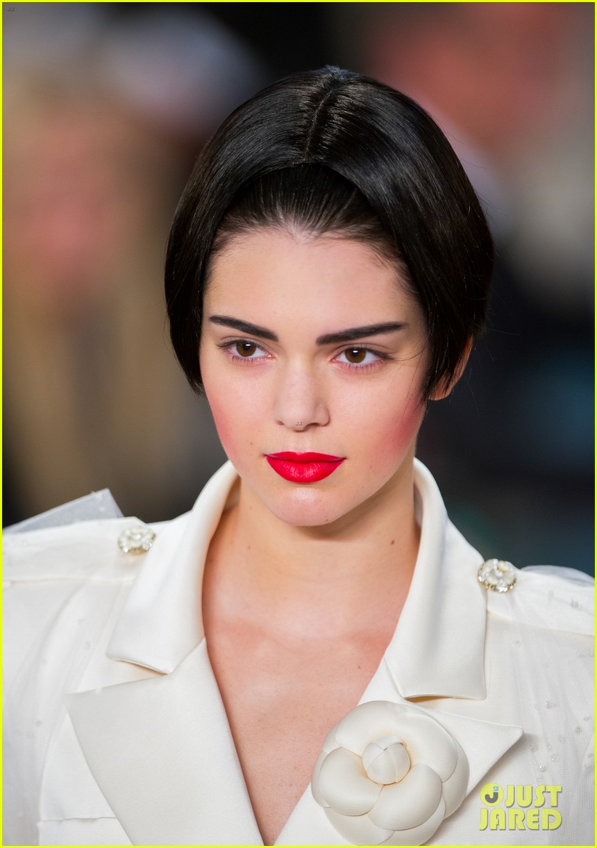 Kendall Jenner Is The Bride for Karl Lagerfeld at Paris Fashion Week!