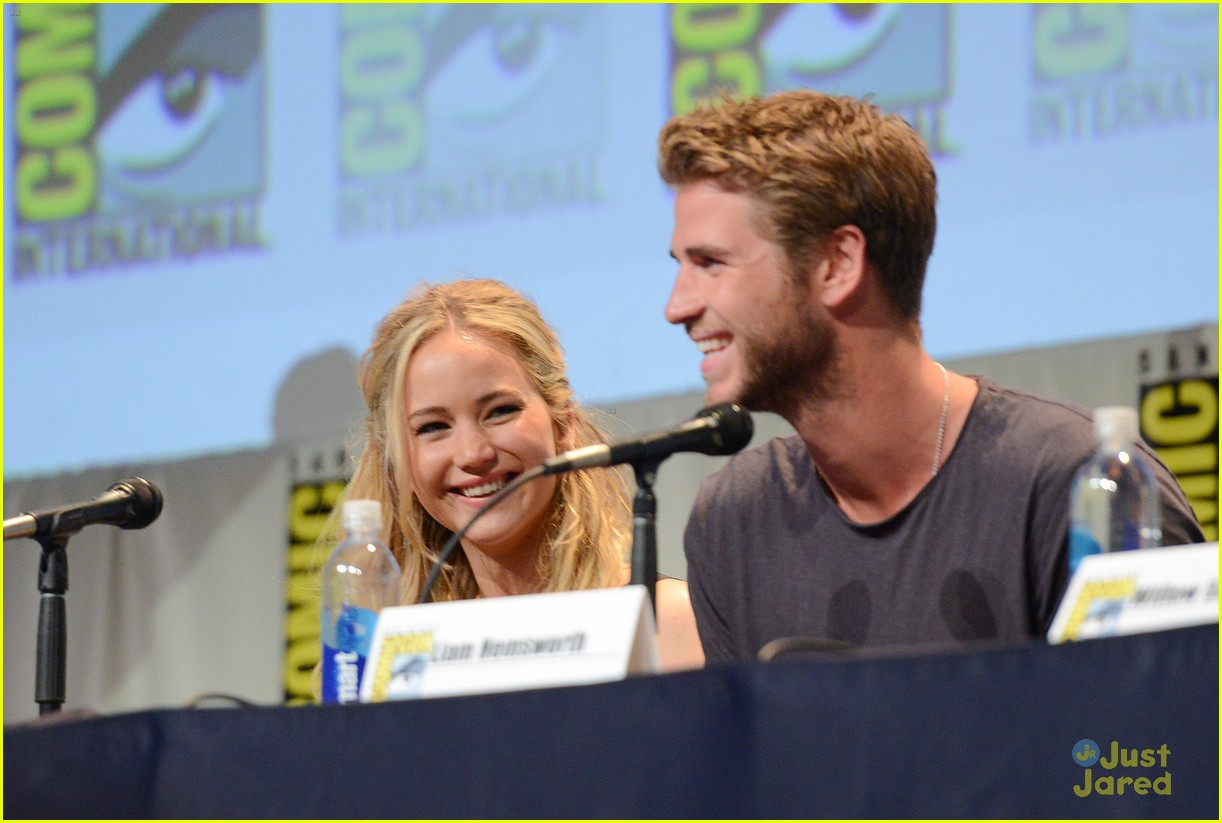 Jennifer Lawrence Takes Over Comic-Con 2015 with 'Hunger Games' Cast!