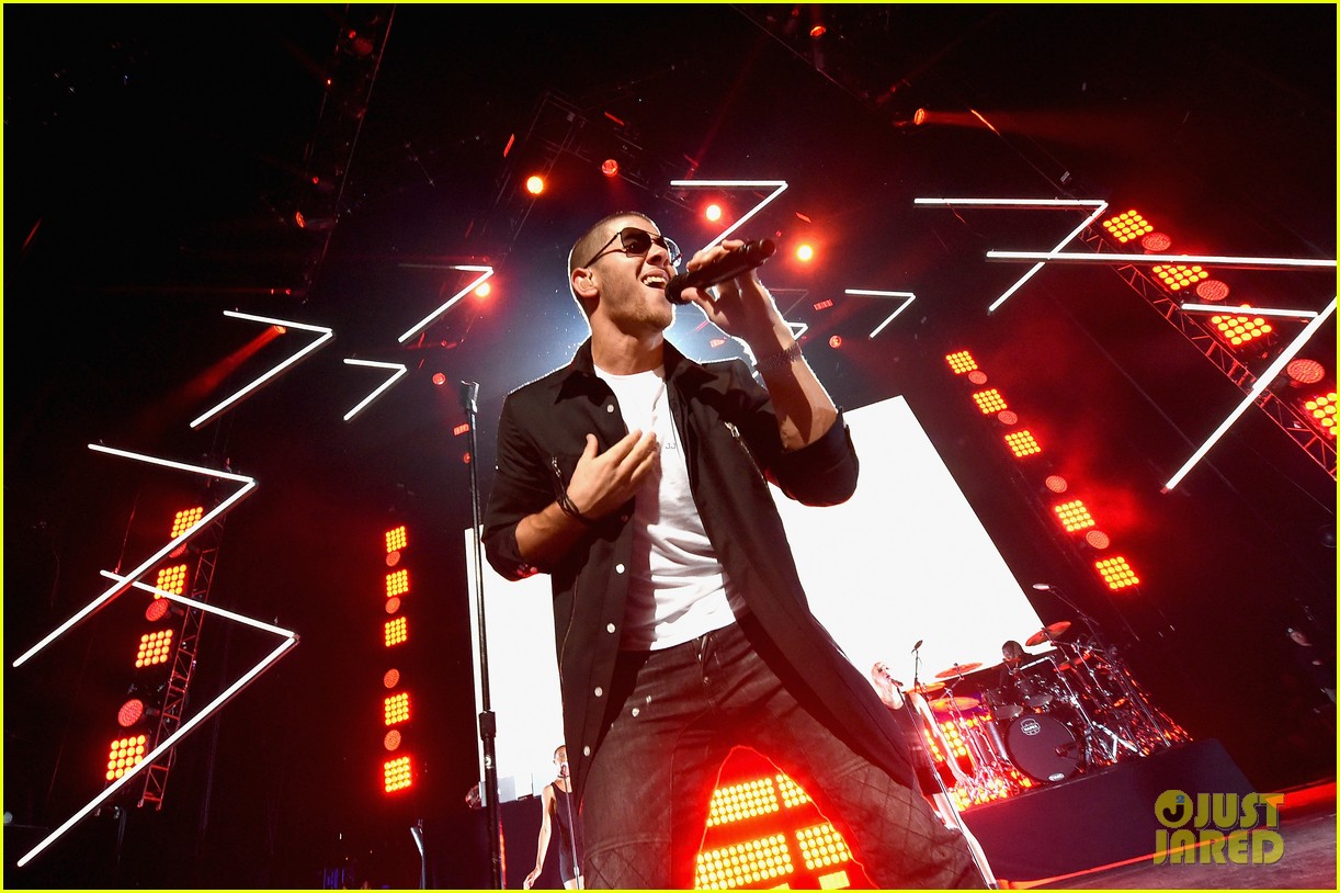 Kevin Jonas & Wife Danielle Deleasa Support Nick at PlentiTogether Live!