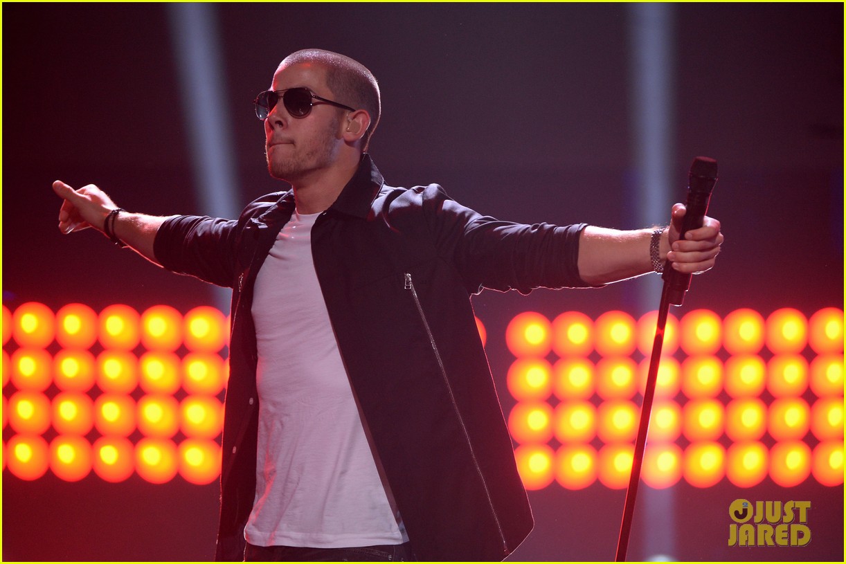 Kevin Jonas & Wife Danielle Deleasa Support Nick at PlentiTogether Live!