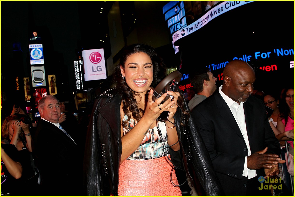 Jordin Sparks Premieres New Video 'Right Here Right Now' In Times Square