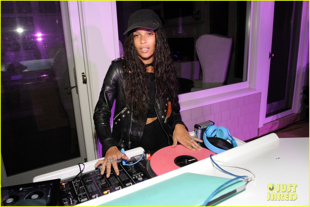 Zoe Kravitz Dating 'No Ordinary Love' Collaborator Twin Shadow?