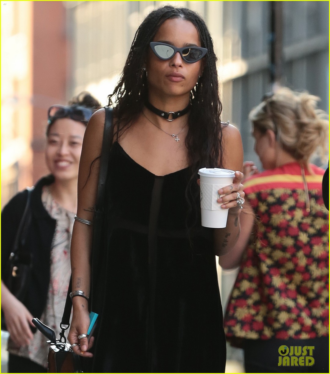 Zoe Kravitz Dating 'No Ordinary Love' Collaborator Twin Shadow?