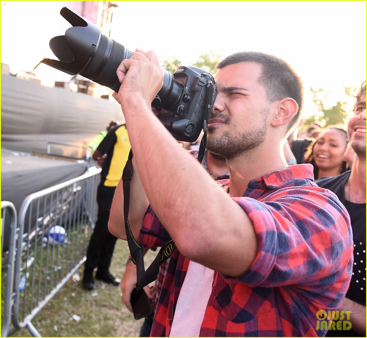Taylor Lautner Shows How Big of a David Guetta Fan He Is