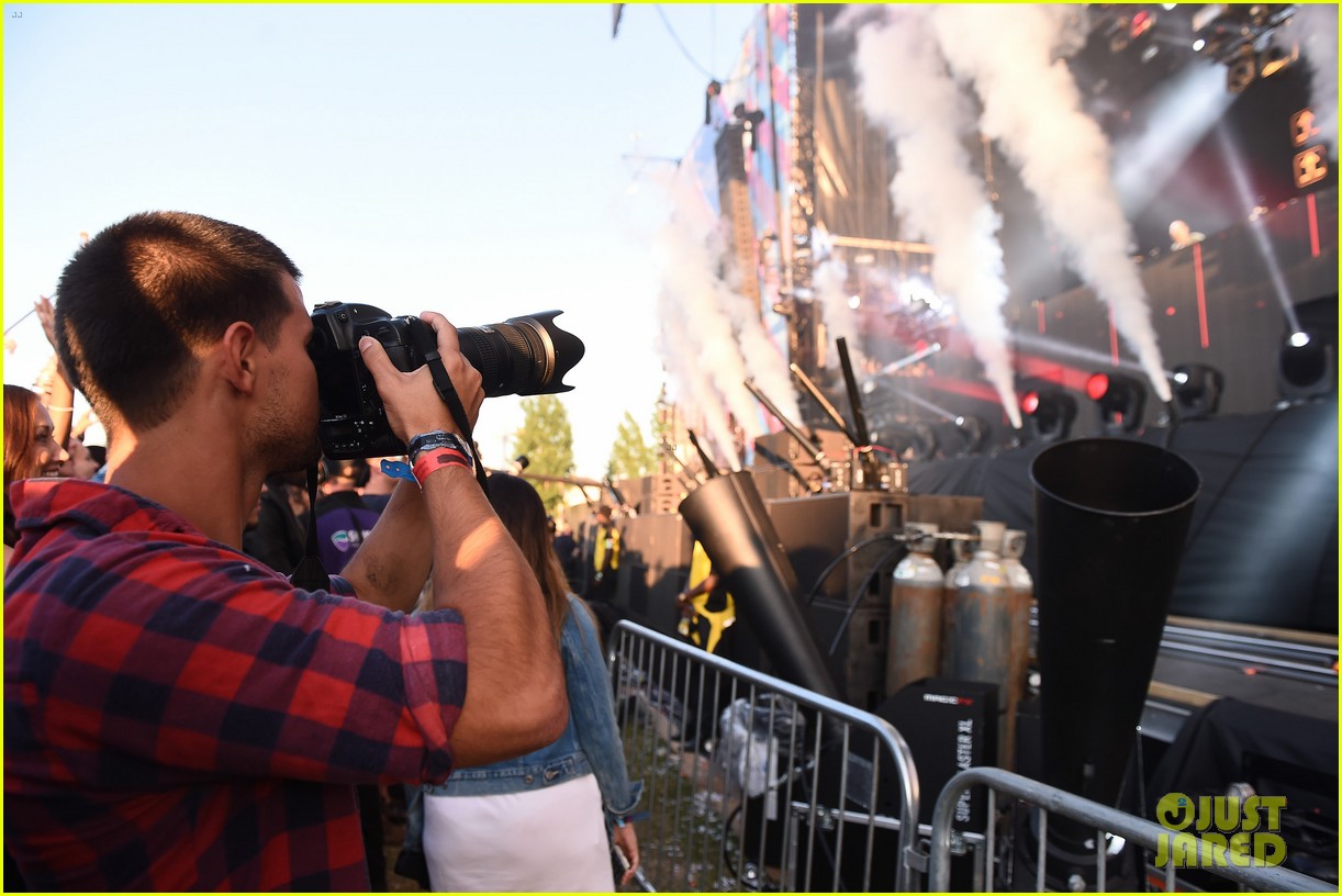 Taylor Lautner Shows How Big of a David Guetta Fan He Is