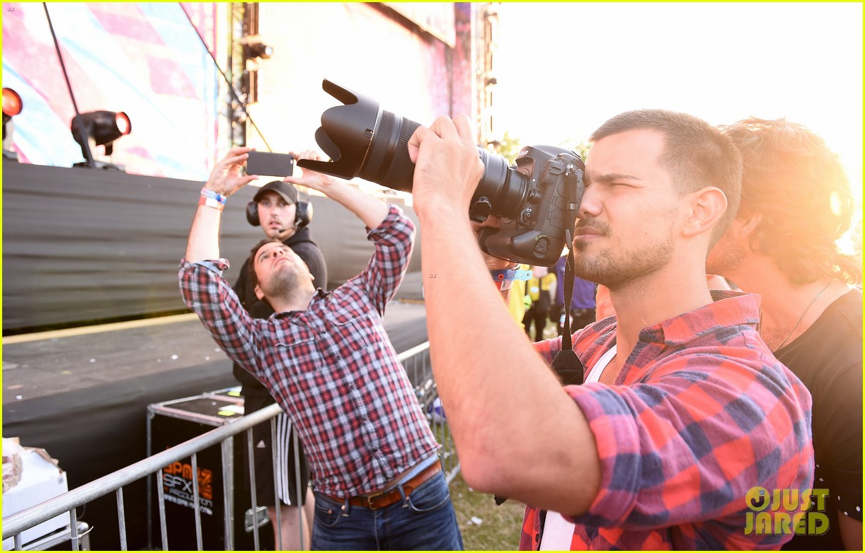 Taylor Lautner Shows How Big of a David Guetta Fan He Is