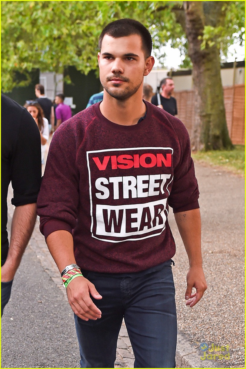 Taylor Lautner Shows How Big of a David Guetta Fan He Is