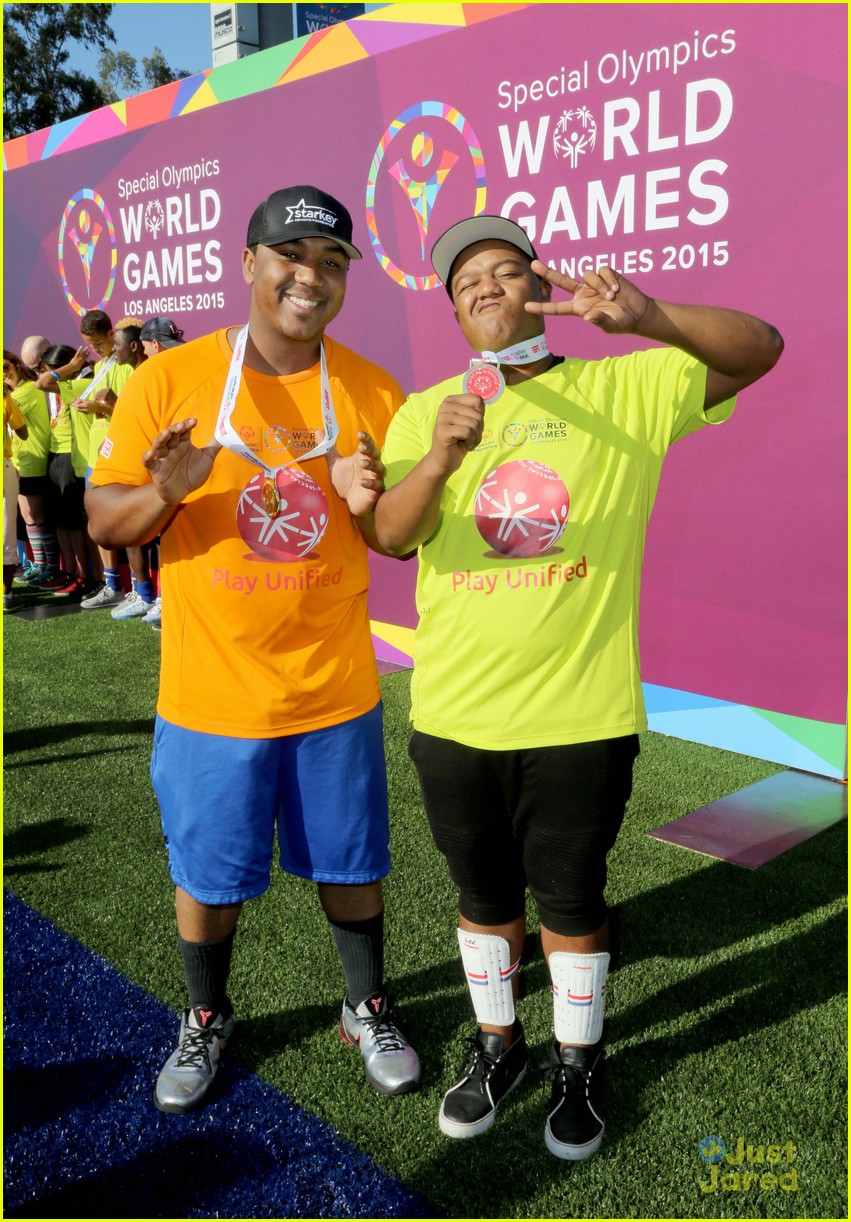 Kyle & Chris Massey Play In Special Olympics Unified Sports Experience Football Game