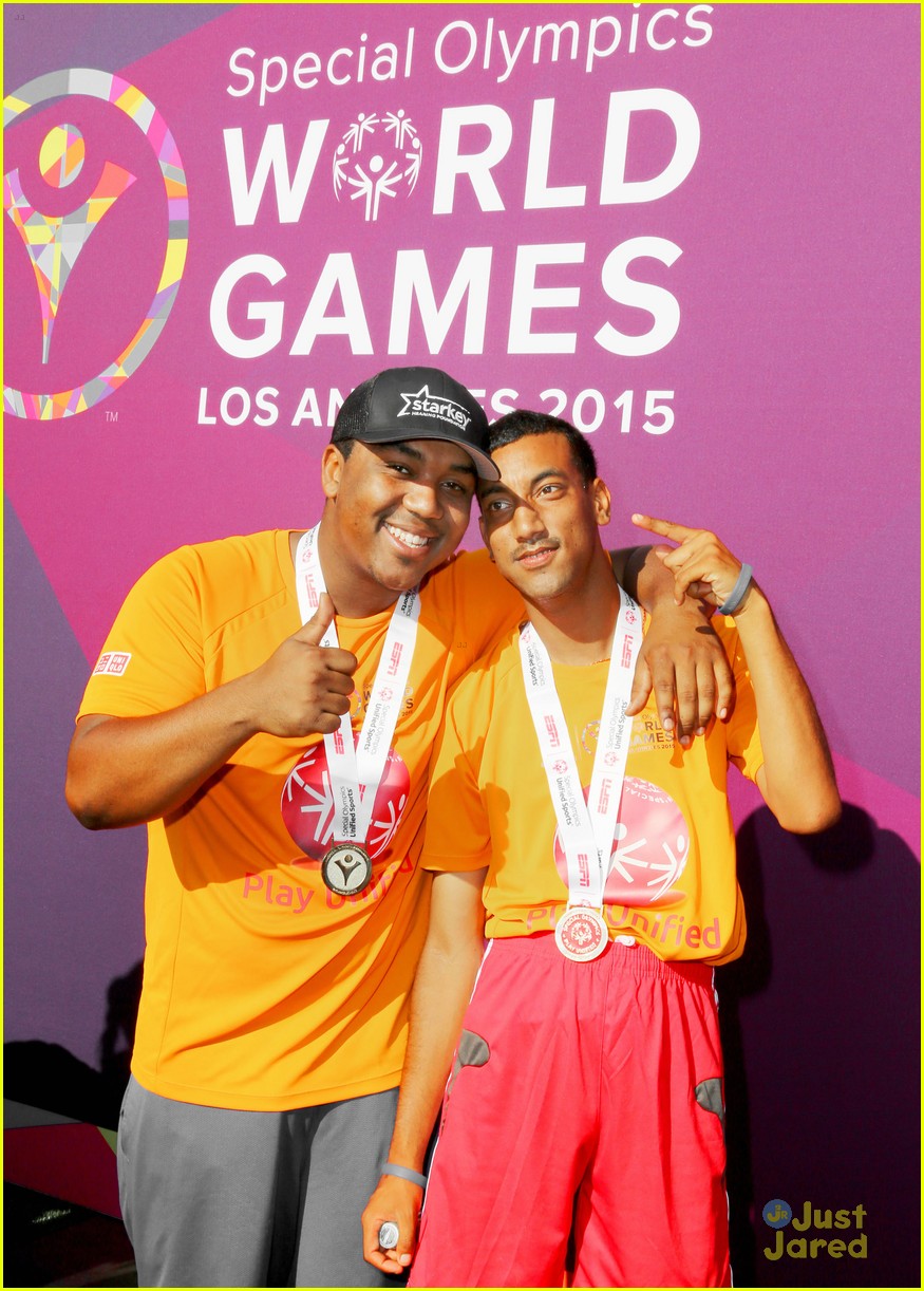 Kyle & Chris Massey Play In Special Olympics Unified Sports Experience Football Game
