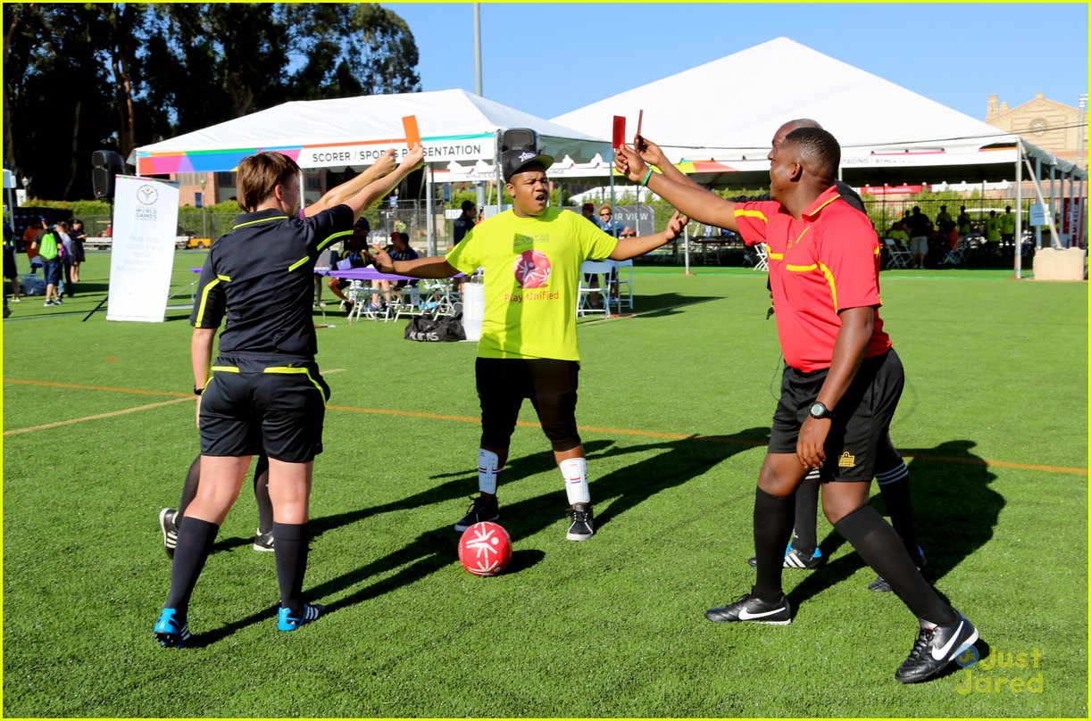 Kyle & Chris Massey Play In Special Olympics Unified Sports Experience Football Game