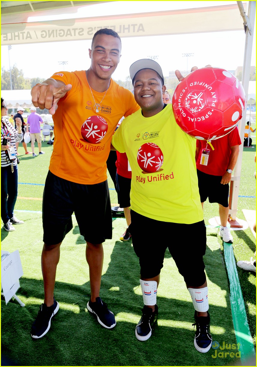 Kyle & Chris Massey Play In Special Olympics Unified Sports Experience Football Game