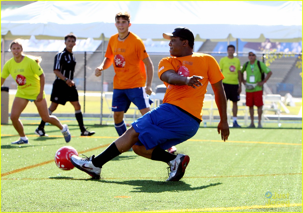 Kyle & Chris Massey Play In Special Olympics Unified Sports Experience Football Game
