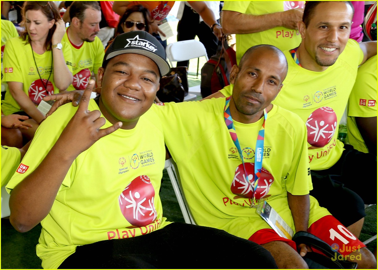 Kyle & Chris Massey Play In Special Olympics Unified Sports Experience Football Game