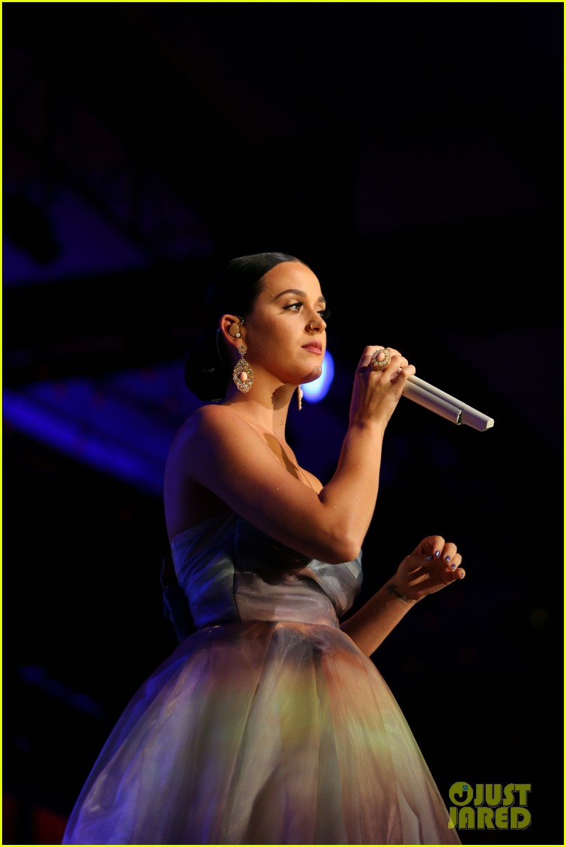 Katy Perry Jokes That She'll Run for President!