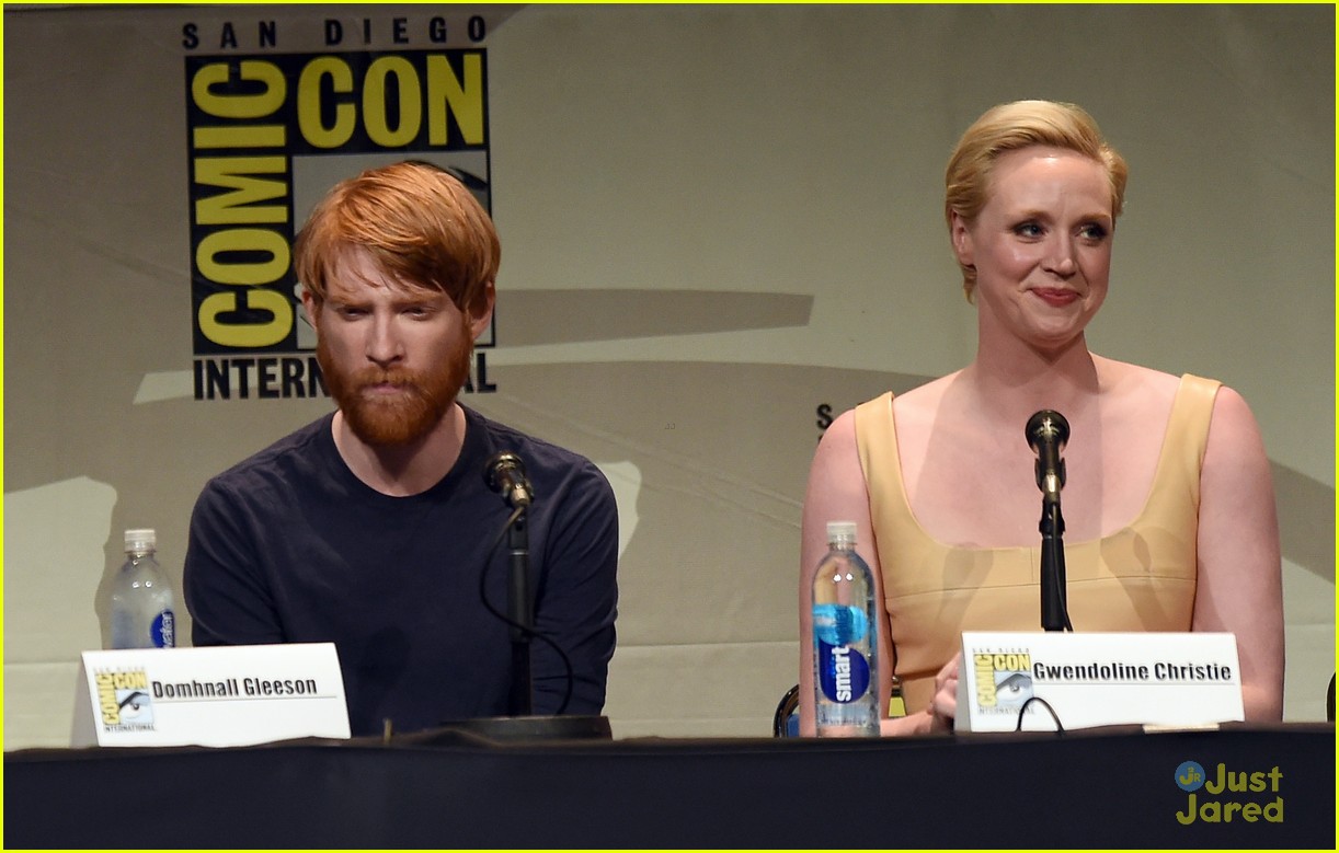 Daisy Ridley & 'Star Wars' Cast Take Over Comic-Con 2015!