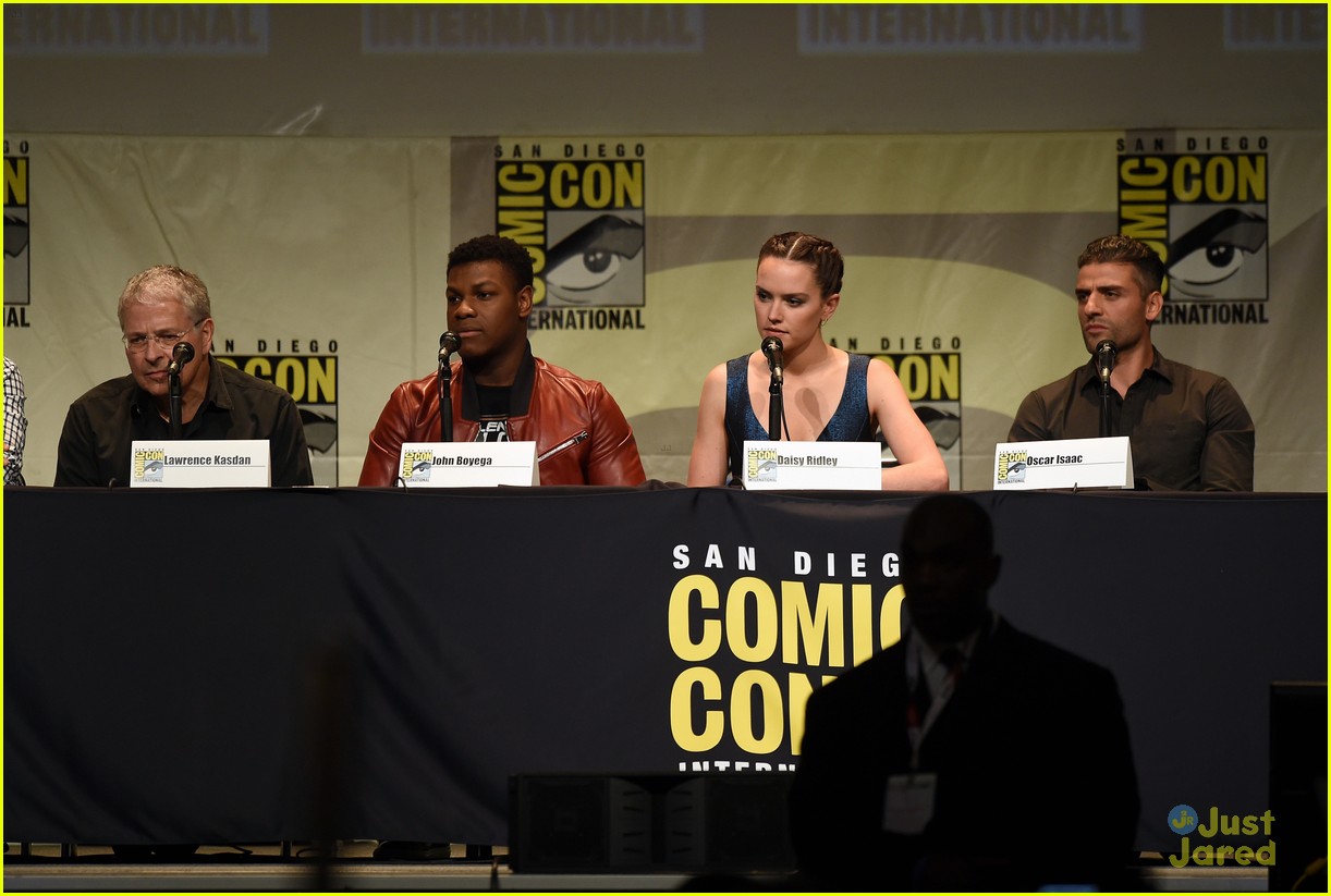 Daisy Ridley & 'Star Wars' Cast Take Over Comic-Con 2015!